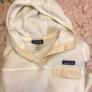 White patagonia pullover with hood